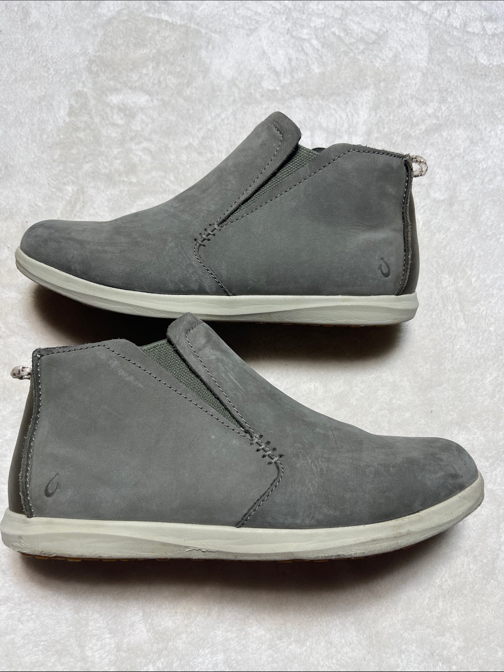 OluKai Gray Slip-On Casual Sneakers Size 7 Woman’s